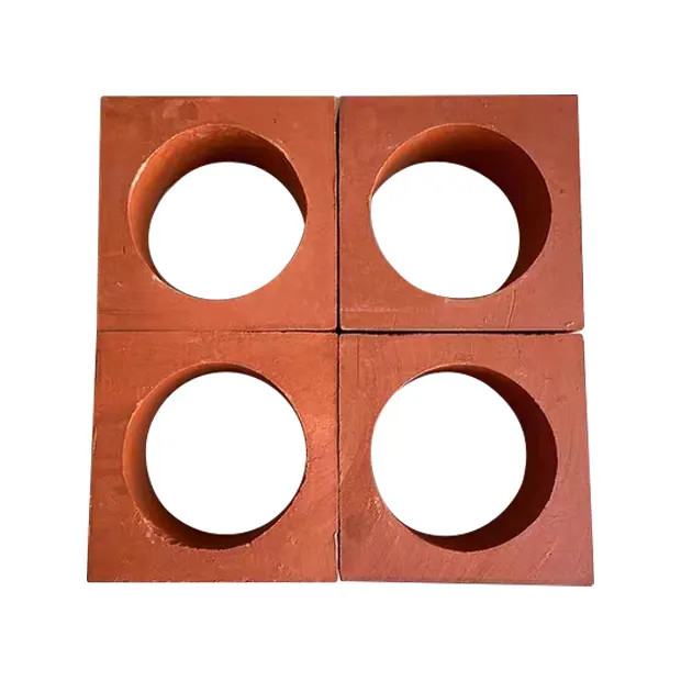 Tijolos ocos cerâmicos da ventilação vermelha da parede da decoração para cercas do jardim