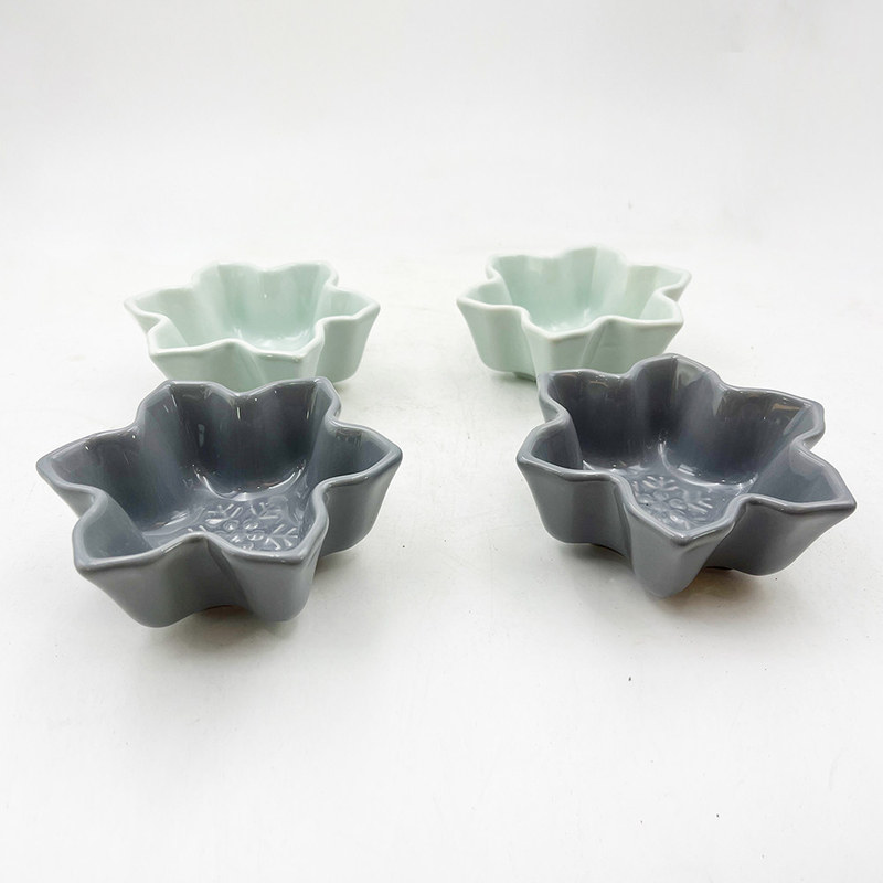 Atacado Costume Restaurante talheres material cerâmico em forma de floco de neve prato pratos de mergulho tigelas de porcelana molho de soja