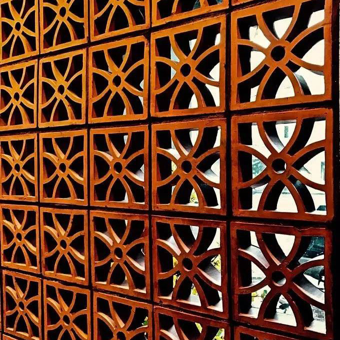 Isolamento térmico de 800 graus centígrados tijolos de argila perfurados ocos para construção decorativa de paredes de jardim