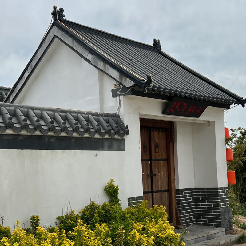 Chapa de telhado de plástico em PP estilo antigo chinês imitar azulejos de resina antigos azulejos de telhado sintéticos leves para telhado de edifícios