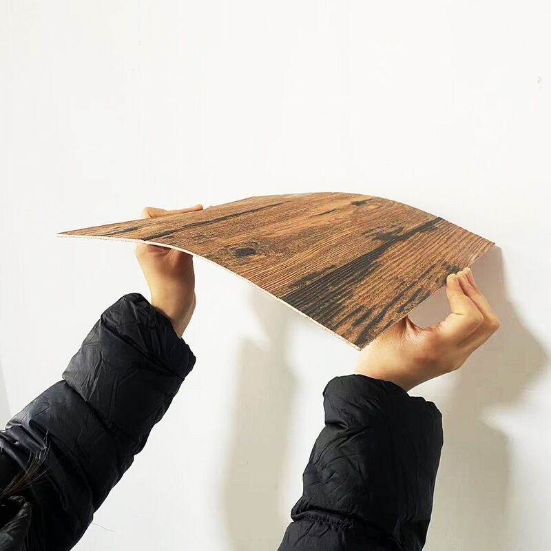 Fora de cerâmico imite a madeira que a parede flexível de superfície telha o material decorativo de construção